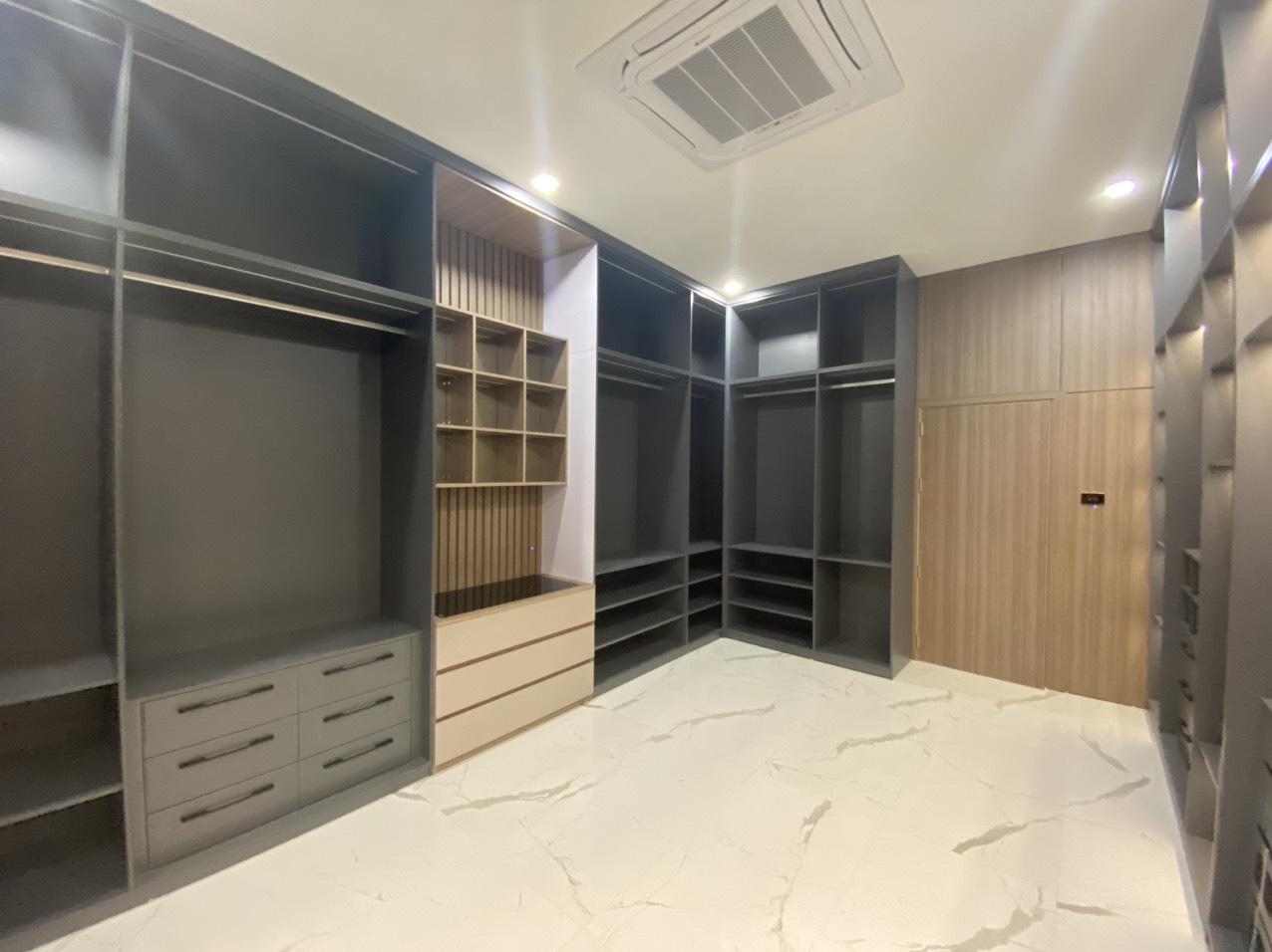 Thiết kế Nội Thất Biệt Thự Anh Bớt Viêng Chăn.